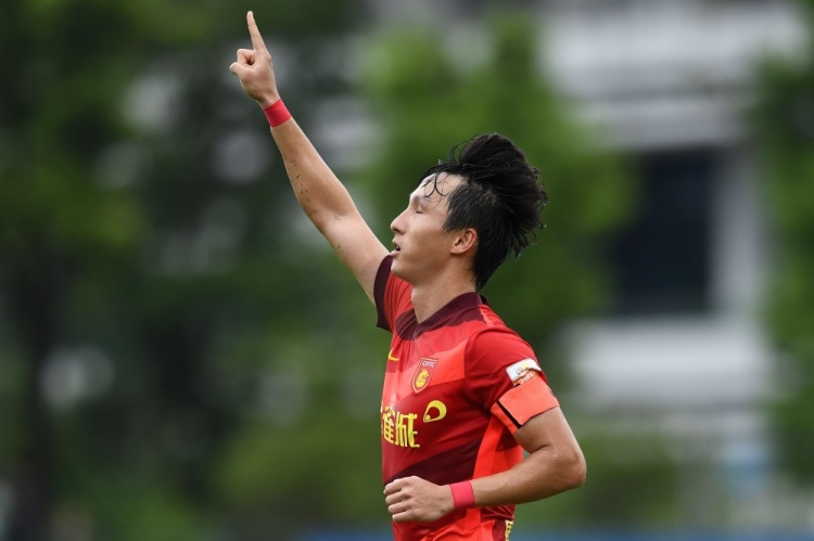 半场-尹鸿博破门吕文君中框 海港两人伤退0-1落后河北