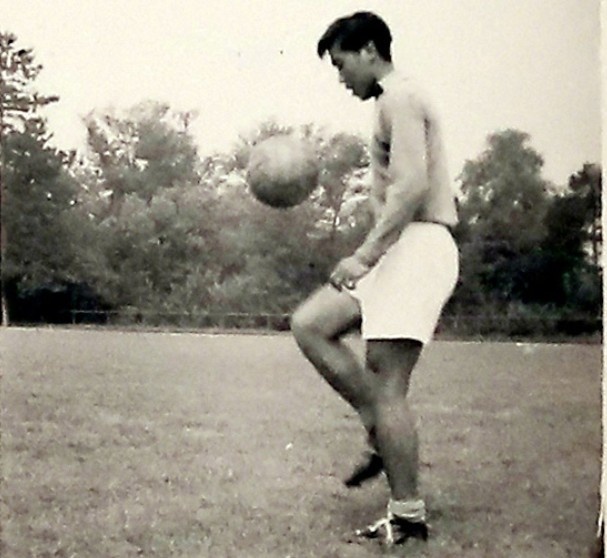 国足官方悼念李元魁：球员、教练、评论员，李指导千古！