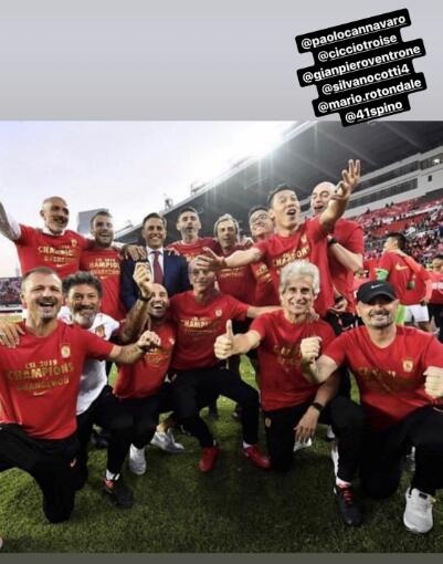 蒋光太INS用意大利语致谢卡纳瓦罗：Grazie（谢谢）