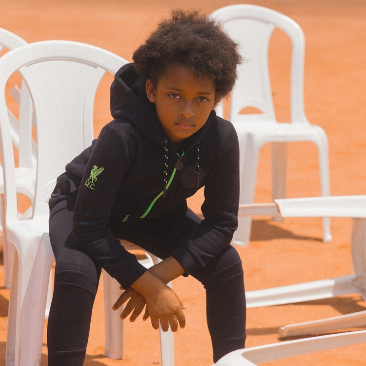 菲尔米诺和利物浦合作推行童装,设计灵感来自巴西故乡