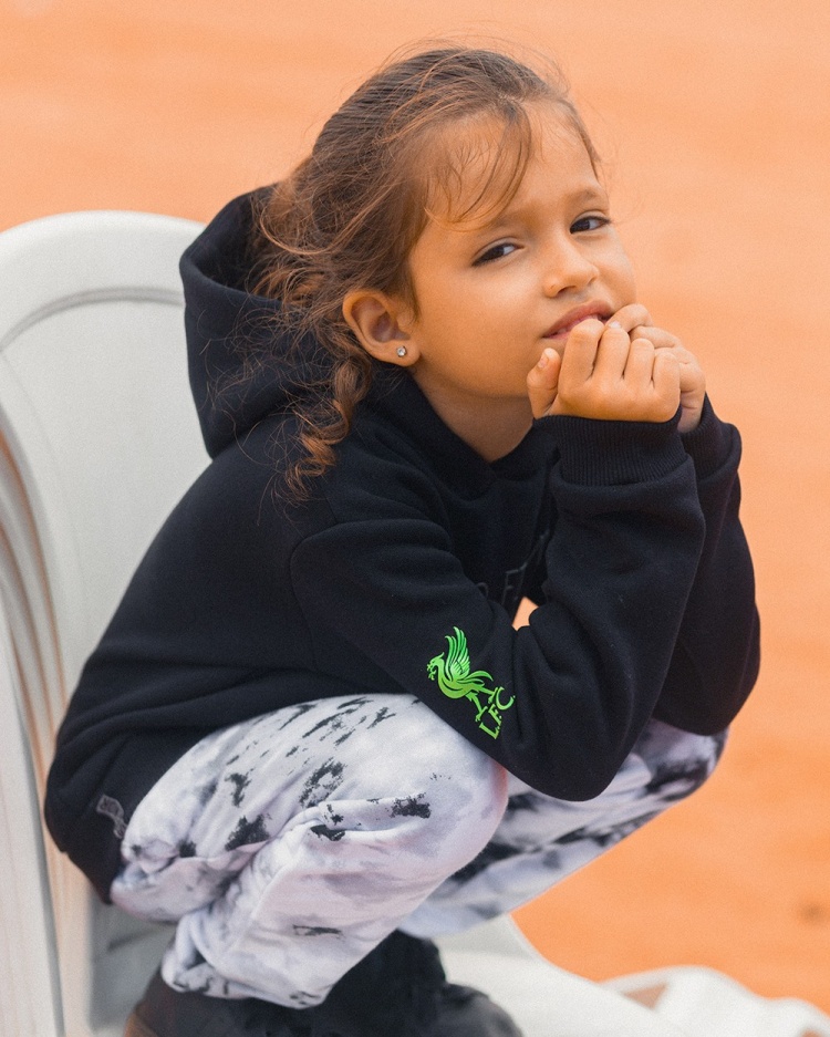 菲尔米诺和利物浦合作推行童装,设计灵感来自巴西故乡