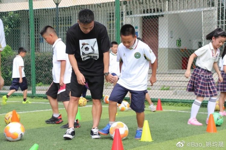 姚均晟回家乡参加公益活动：希望为中国足球的光明未来出一份力