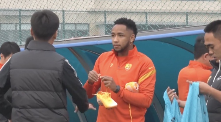 阔别一年多终归队,武汉队外援拉斐尔:这是我梦开始的地方