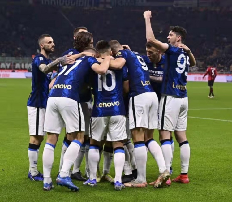 蓝黑札记-国米错失机会德比握手言和,恰尔汗救赎