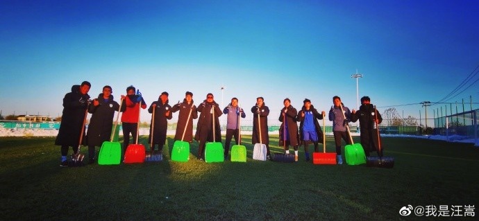 北方突降大雪,河北功夫老将汪嵩晒雪天训练照