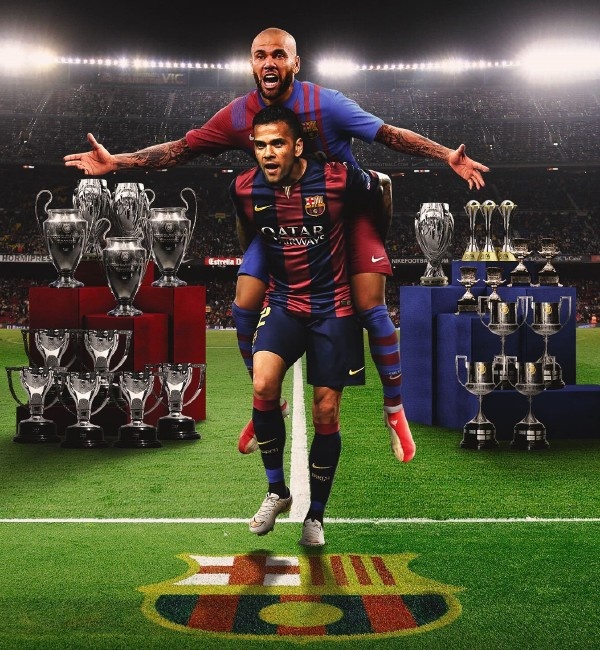 8年23冠的队史最佳右路!阿尔维斯回巴萨:这是足球最美的样子