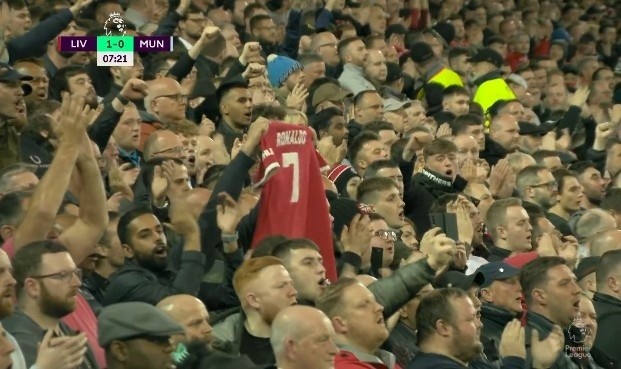 C罗家人致意利物浦鼓掌球迷：永不忘记你们的支持