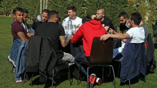 世体：周四训练结束后，巴萨将在基地内举行集体烧烤活动