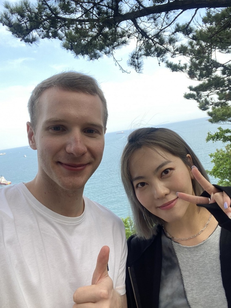 g2jankos更推晒与plumy合照我们见面了