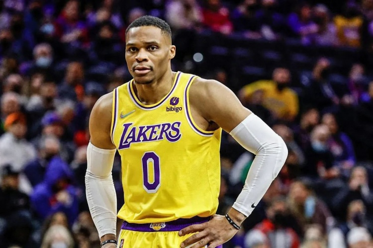 苏群专栏：湖人为什么死活不给两个首轮？