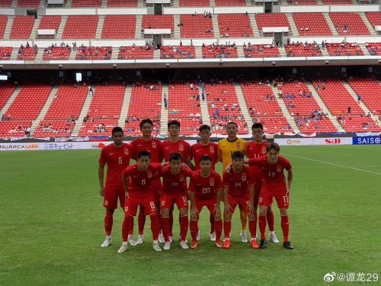 东亚杯对阵中国香港攻入制胜球，谭龙晒庆祝图：纪念一下