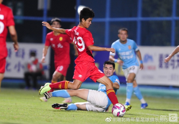 17岁零192天，王定坤成中国三级职业联赛首位进球的05后球员