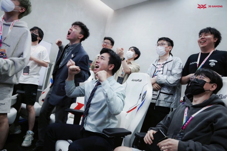 JDG赛后返图:一步一步，将梦想变成现实！
