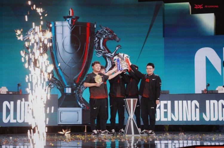 JDG赛后返图:一步一步，将梦想变成现实！