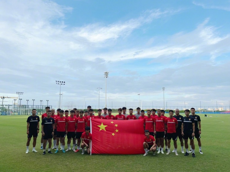 郑智：国家荣誉高于一切，每名球员要尽心尽力为中国足球做贡献