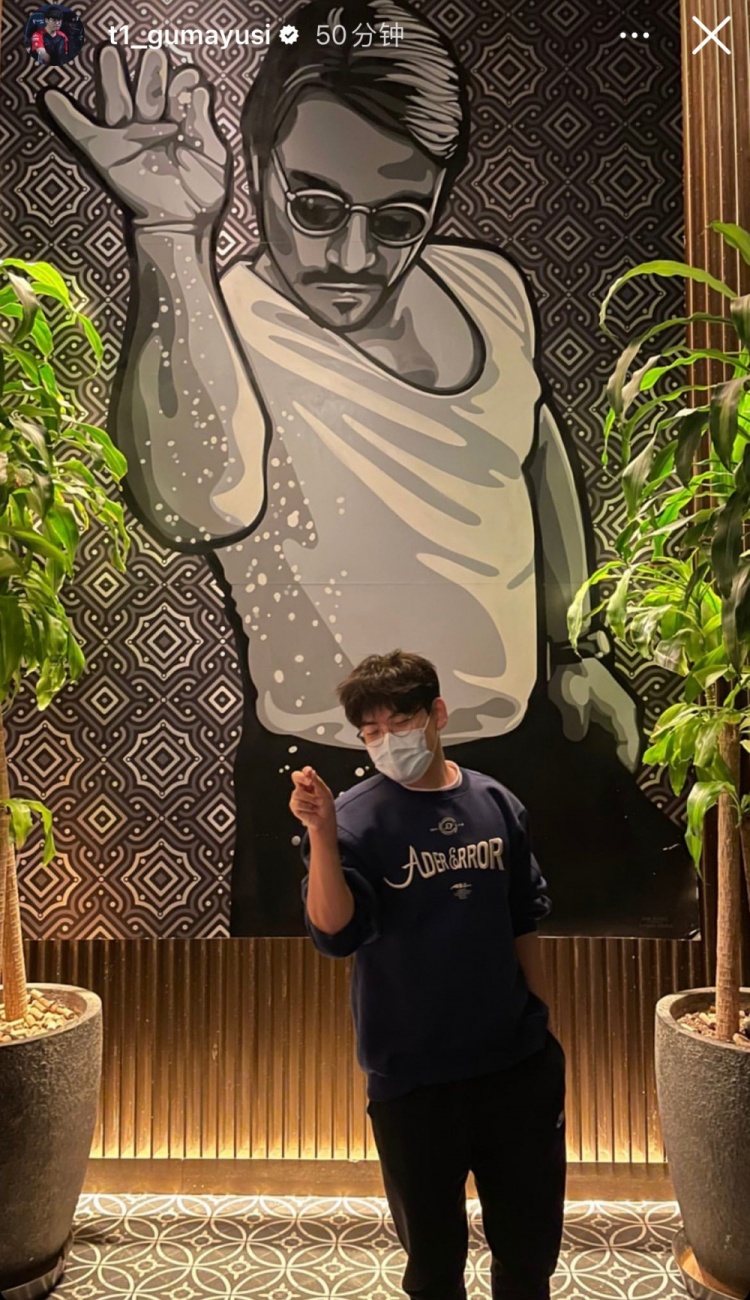 Gumayusi更新ins快拍：模仿ing