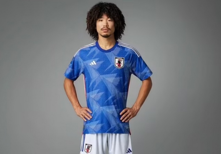 邮报评世界杯球衣前五：日本主场球衣第一，英格兰、法国球衣在列