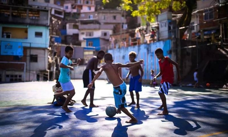 街头足球——5星巴西世界杯的冠军DNA
