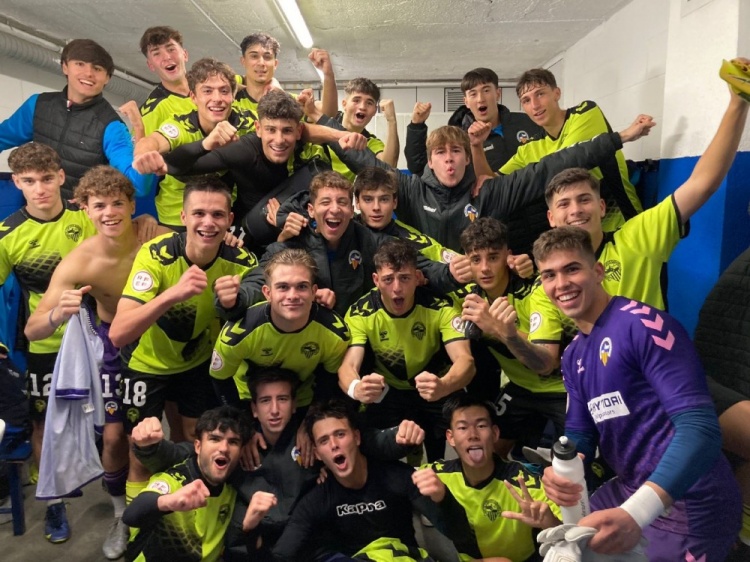 何小珂西班牙U19荣誉联赛替补建功，萨瓦德尔4-1大胜对手