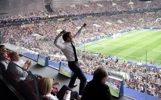 “法国头号球迷”马克龙，他对足球是真爱还是作秀？