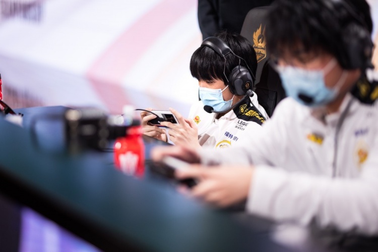 北京WB发布返图:强者经风不熄,弱者随风即灭,春天再见面