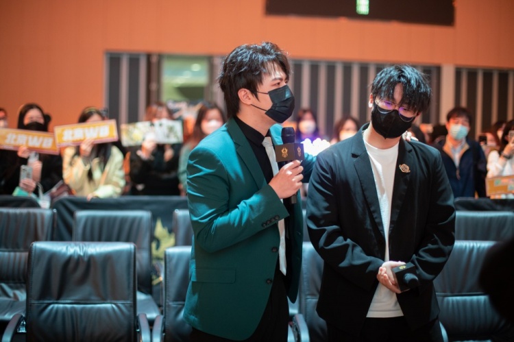 北京WB发布返图:强者经风不熄,弱者随风即灭,春天再见面