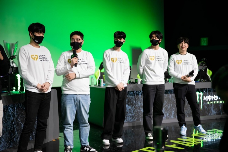 GEN分享活动返图：与粉丝们一起度过的温暖的那天??