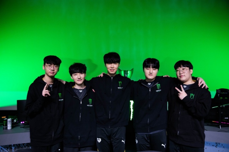 GEN分享活动返图：与粉丝们一起度过的温暖的那天??