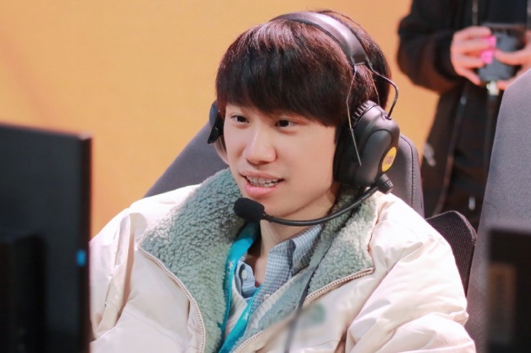 Doinb查房金贡；DK的皮肤钱都发了我们的还没发？