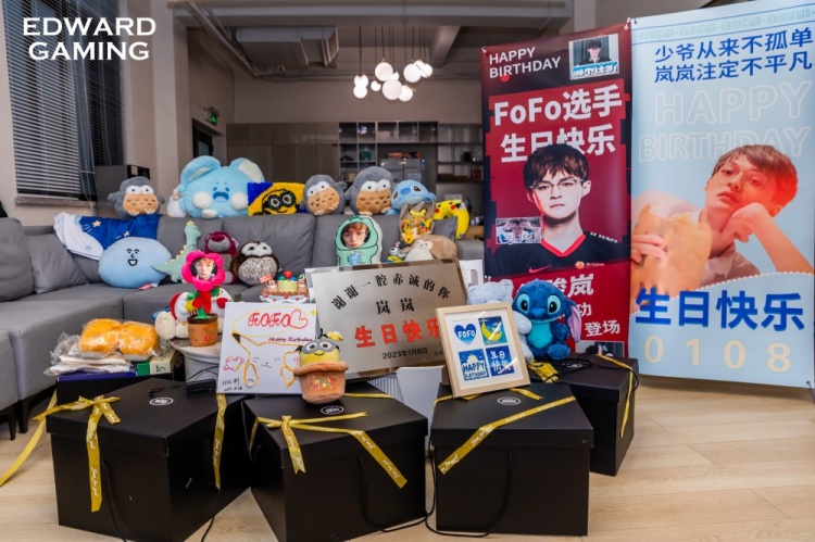 FoFo生日现场返图:让我们再次祝贺FoFo生日快乐~