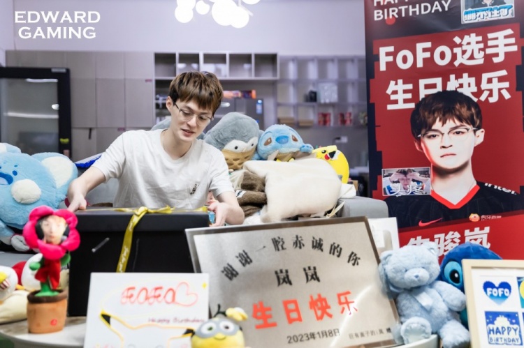 FoFo生日现场返图:让我们再次祝贺FoFo生日快乐~