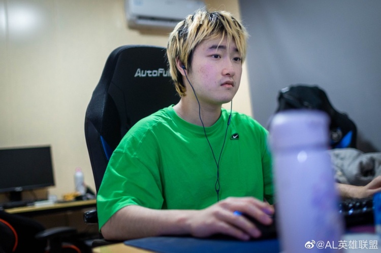 AL训练赛返图：目前身体已恢复健康，全力备战中！