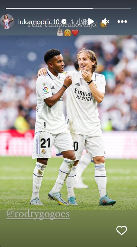 老父亲的祝福，魔笛晒合照祝儿子罗德里戈22岁生日快乐