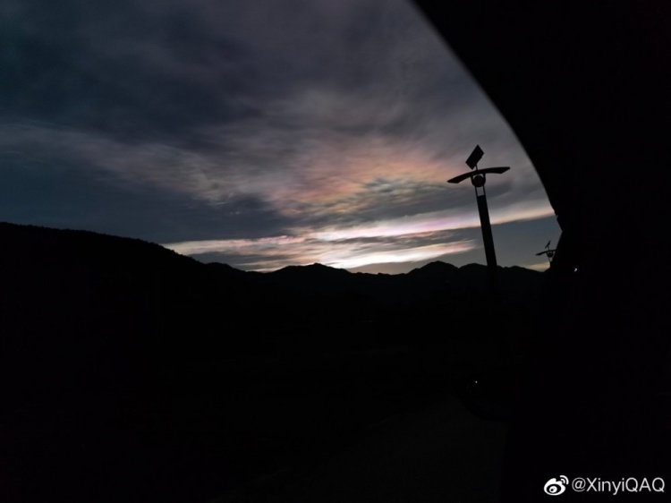 Xinyi分享生活照片：泸沽湖一日游，今天的七彩祥云与大家共享！