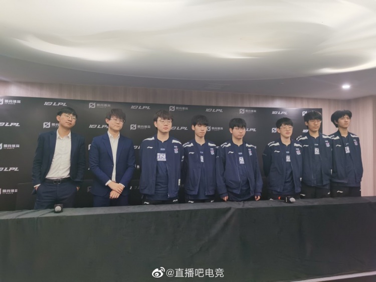 LNG赛后群访 LP:第一局下路带双净化因为都怕死 别死就行