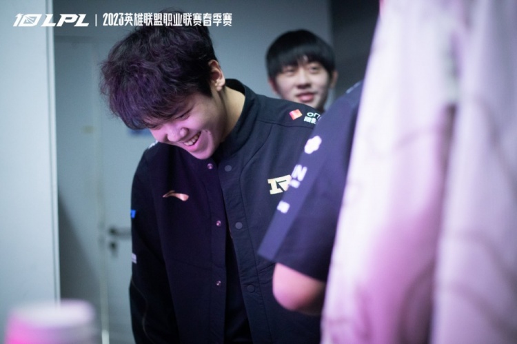 RNG赛后返图：重返西部 永不言弃