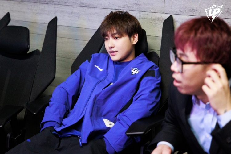 UP赛后返图：宝蓝和宁王窃窃私语