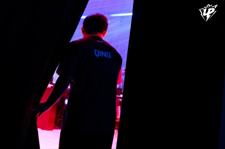 UP赛后返图：宝蓝和宁王窃窃私语