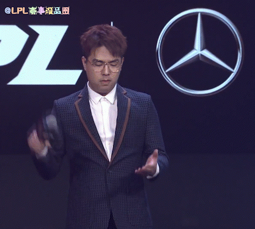 LPL赛事没品图:Tarzan比了个长方形