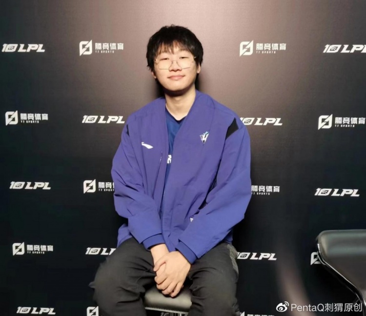 UP.Ning：和宝蓝两个老哥们儿又一起打了 感觉很熟悉