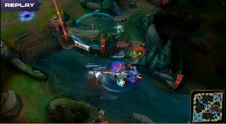 ?泽丽璐璐对线手法猛压Zeka卡萨丁神兵天降出山 HLE拿下首局