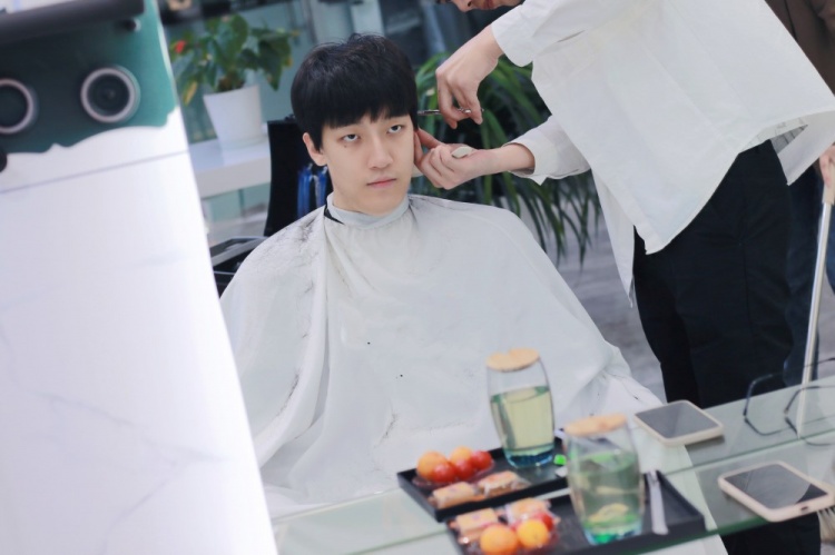 LNG小麒麟相馆：勇哥这次带领小饭团去解锁了新的理发店