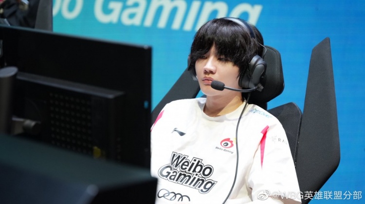 WBG官博发布赛前返图:率马以骥