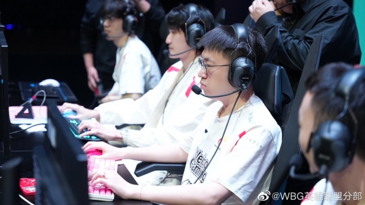 WBG官博发布赛前返图:率马以骥