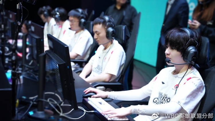 WBG官博发布赛前返图:率马以骥