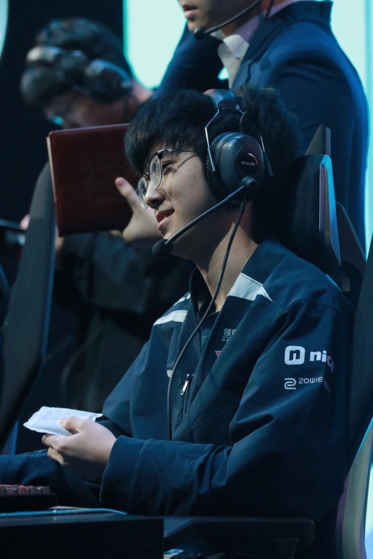 LNG赛场返图：是什么让Scout笑得这么开心？