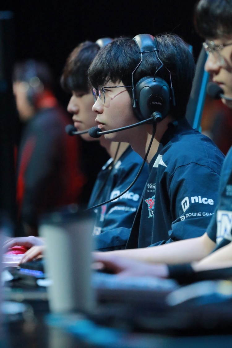 LNG赛场返图：是什么让Scout笑得这么开心？