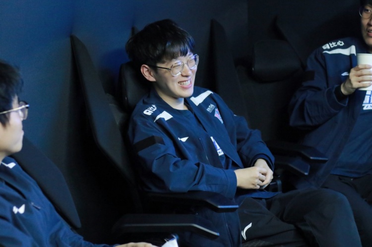 LNG赛场返图：是什么让Scout笑得这么开心？