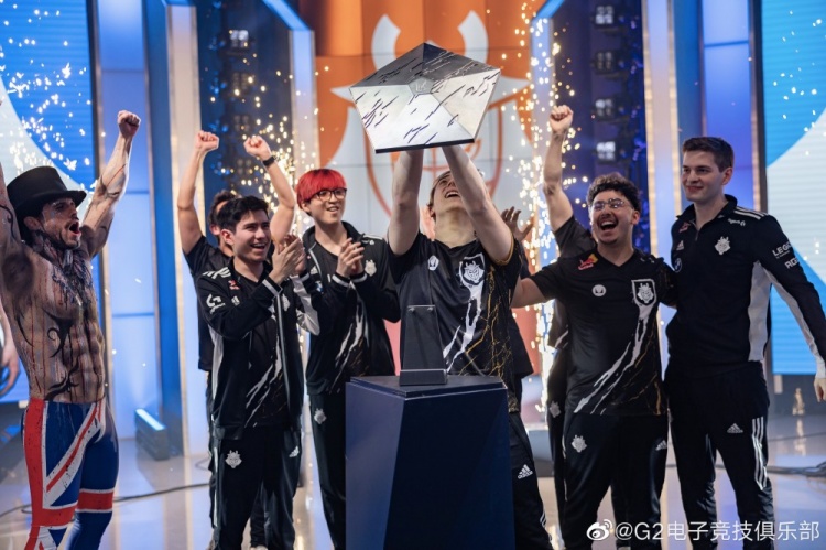 G2夺得冬冠返图：LEC的神话，LEC的十冠王！