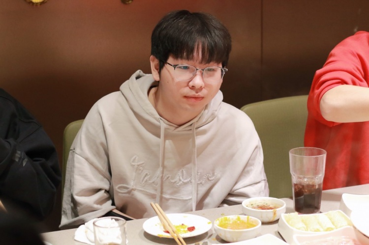 LNG花絮返图：“折扣餐厅”再次聚餐的返图来啦